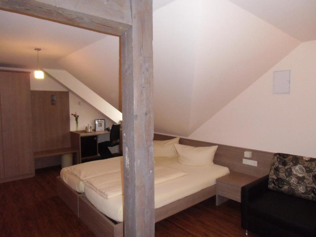 Gasthof zum Goldenen Lamm Wettelsheim Zimmer foto